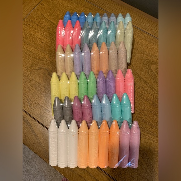 Crayola Sidewalk Chalk, 56 Pieces, 4-9 count new, 2-8 count new & 1-4 count new - Picture 6 of 9